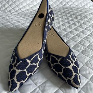 🦄 💙 Rothy’s Indigo Giraffe points size 9.5 BN